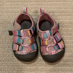 Baby Keen - like new size 4